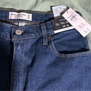 Abercrombie 90’s Curve Love Ultra High Rise Straight Jeans